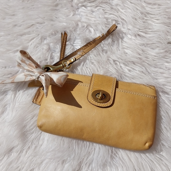 Authentic Coach Wristlet - Picture 2 of 16